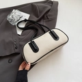 Schicke beige gewebte Bowling-Tasche mit schwarzem Lederbesatz und Schultergurten - Schwarz