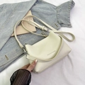 Sac seau en cuir beige avec texte Fashion & Bags décoratif et ferrures argentées élégantes - Blanc Crème (Sans Pendentif)