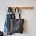 Dunkelgraue Canvas-Einkaufstasche mit doppelten Vordertaschen und Stickerei - Dunkelbraun