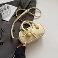 Mini bolso tipo almohada crema con cuentas decorativas y detalle de lazo para mujer - Amarillo