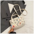 Detalle de bolso cubo crema con grafiti de peces de colores y patrones de arcoíris - Estilo 2 Blanco