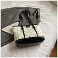 Borsa tote con motivo a fiocco in pelle bianca e nera con placca dorata chic - Bianco Riso (Senza Ciondolo)