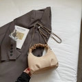 Sac bandoulière beige tissé avec base en cuir marron et bandoulière chaîne - Kaki Sans Pendentif