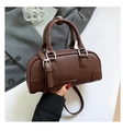 Dunkelbraune Mini-Bowlingtasche aus strukturiertem Leder mit zwei Griffen und Gurt - Braun
