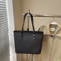 Sac fourre-tout noir minimaliste avec texture rayée et poignées à rivets - Noir sans Pendentif