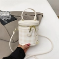 Elegante borsa a secchiello cilindrica trapuntata bianco crema con tracolla - Bianco