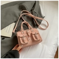 Sac Boston rose style moto avec rivets argentés et doubles poches en similicuir mat - Rose