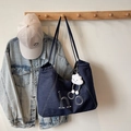 Sac cabas en denim bleu foncé avec broderie hoo blanche et breloque nuage blanc - Bleu