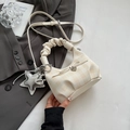 Sac à main chic à carreaux crème avec poignée à froufrous et pendentif étoile - Beige Avec Charme