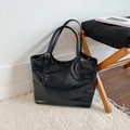Minimalist black glossy leather tote bag with stylish adjustable shoulder straps - No Pendant / Black