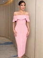 Elegante vestido bandage rosa con hombros descubiertos, detalles de encaje y corte ajustado - S / Rosa