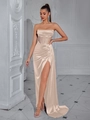 Elegantes champagnerfarbenes Abendkleid aus Satin mit Korsett-Oberteil und hohem Schlitz - XS / Aprikose