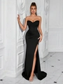 Elegantes trägerloses schwarzes Abendkleid mit hohem Schlitz und Korsett-Taille - Schwarz (Schnürungs-Stil)