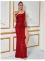 Détail de la robe de soirée rouge à paillettes avec coupe asymétrique et fente haute - XS / Rouge