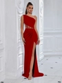 Detail des roten One-Shoulder-Abendkleids mit Taillenausschnitt und hohem Schlitz - S / Rot