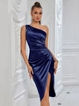 Elegante vestido de fiesta en satén azul marino de un hombro con abertura y pliegues - XS / Azul marino