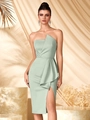 Elegantes salbeigrünes trägerloses Abendkleid mit Schlitz und Taillenfalten - XS / Weiß-Grün