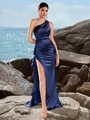 Elegantes marineblaues Satin-Einschulter-Kleid mit hohem Schlitz und Volant-Details - S / Marineblau