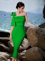 Elegant bright green one-shoulder evening dress with a 3D bow and slim mermaid fit - Emerald Green