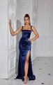 Elegante marineblauwe satijnen avondjurk met spaghettibandjes en een hoge zijsplit - XS / Marineblauw