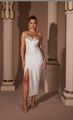 Elegante witte halflange bandagejurk met strass lijfje en een hoge zijsplit aan de rok - XS / Wit