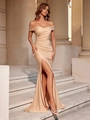 Elegant off-shoulder beige evening dress with slim-fit pleats and high leg slit detail - XS / Apricot