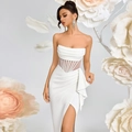 Elegantes weißes trägerloses Abendkleid mit Fischgräten-Taille und hohem Beinschlitz - XS / Weiß
