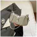 Detail der silbernen Baguette-Tasche mit Leopardenmuster, Metalldrehverschluss und Gurt - Silber Leopard Design (款式二)