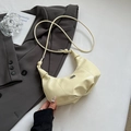Minimalistische cremegelbe Halbmond-Umhängetasche aus Kunstleder mit Knotendetails - Gelb ohne Anhänger