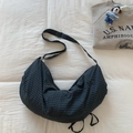 Borsa a tracolla a mezzaluna a quadri scuri con tracolla e dettagli a cordoncino - Grigio