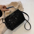Chique zwarte pailletten crossbodytas met vintage zilveren kiss-lock sluiting en handvat - Zwart