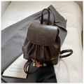 Vintage dunkelbrauner PU-Leder Rucksack mit Kordelzug und geprägter Klappe - Braun