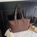 Sac fourre-tout vintage en cuir PU marron avec logo de marque et détails dorés chic - Sans pendentif / Marron