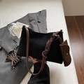 Sac fourre-tout rétro en cuir tressé noir avec lanières brunes et mini pochette - Noir