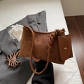 Sac fourre-tout en cuir tressé marron avec bandoulière torsadée et pochette - Marron