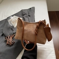 Sac fourre-tout en daim marron avec bandoulière tressée et petit sac assorti amovible - Kaki
