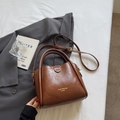Chic brown lychee pattern leather handbag with gold logo and adjustable shoulder strap - Brown No Pendant