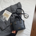Modische schwarze Eimertasche aus mattem PU-Leder mit goldenen Beschlägen und Riemen - Schwarz ohne Anhänger