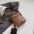 Schicke braune Vintage Eimertasche mit goldenem Verschluss und Trageriemen - Ohne Anhänger / Braun