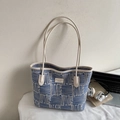 Blue and white jacquard woven tote bag with beige leather trim and large capacity design - No Pendant / Blue