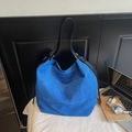 Bolso saco azul real de ante con correa ajustable de cuero para el trabajo y uso cotidiano - Azul