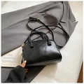 Sac à main carré noir minimaliste en similicuir froissé avec détails en métal doré - Sans Pendentif / Noir