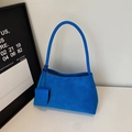 Bolso bajo el brazo azul mate vintage con bandolera y mini estuche a juego - Azul