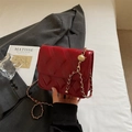 Chique rode gewatteerde schoudertas met gouden balketting en klep voor damesmode - Rood