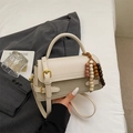 Sac à main vintage bicolore en similicuir avec rabat en daim et boucle dorée chic - Beige Avec Charme