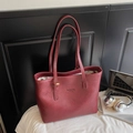 Grande borsa tote bordeaux con finiture dorate e logo fashion goffrato chic - Borgogna