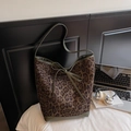 Dames shopper met luipaardprint, legergroene riemen en een decoratieve strik - Luipaardprint