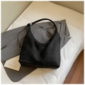 Minimalistische schwarze Wildleder-Einkaufstasche mit Kordelzug in schicker Flachbild-Optik - Schwarz