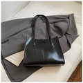 Chic black underarm tote bag with vintage texture and large capacity for women - Black without Pendant