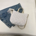 Sac bandoulière blanc matelassé avec surpiqûres losanges et bandoulière réglable - Blanc